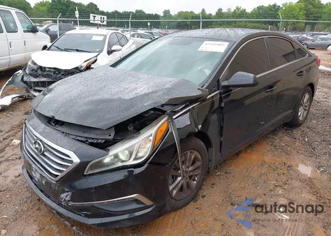 2017 Hyundai Sonata Se z USA, uszkodzony, nr VIN 5NPE24AFXHH452269